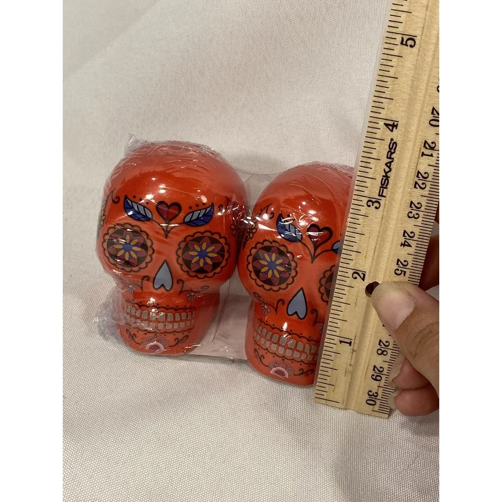 NEW red‎ sugar skull salt & pepper shakers